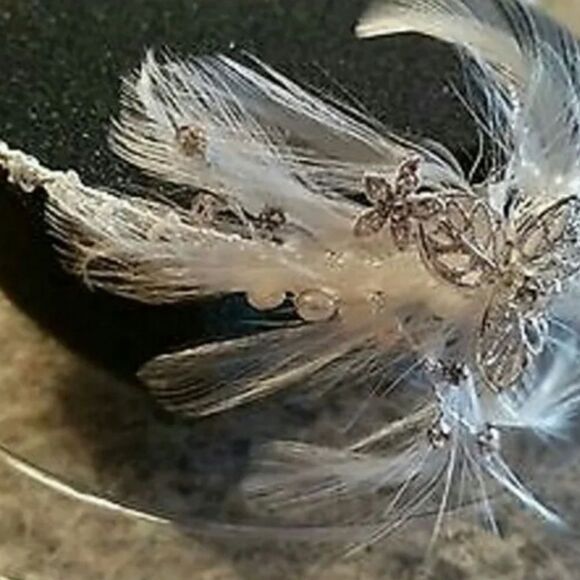 David's Bridal Silver Bling Headpiece W/ Feathers - Picture 2 of 8